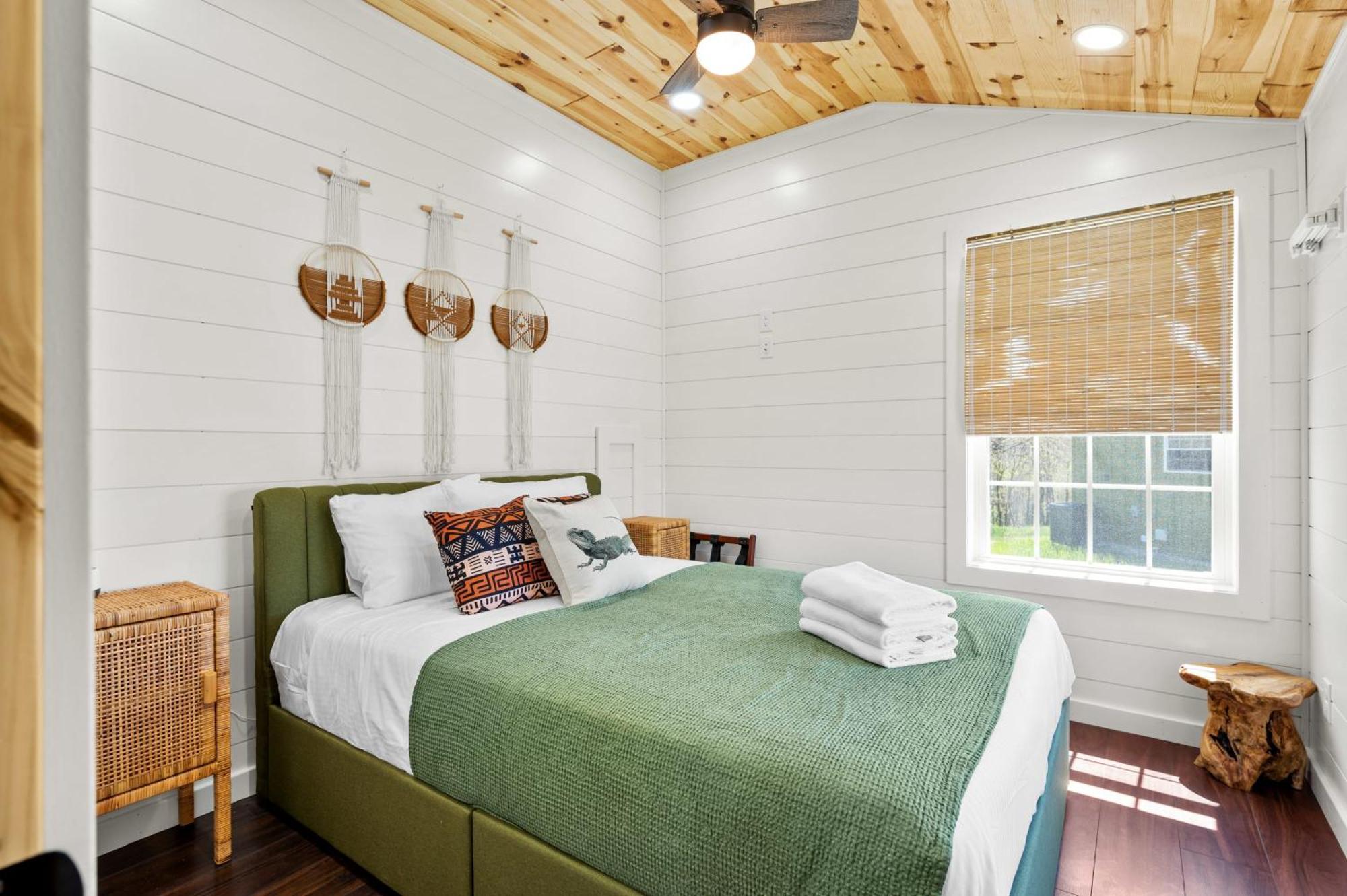 The Lodges At Eden Reserve - Pet Friendly Cabins Near Ark Williamstown Zewnętrze zdjęcie