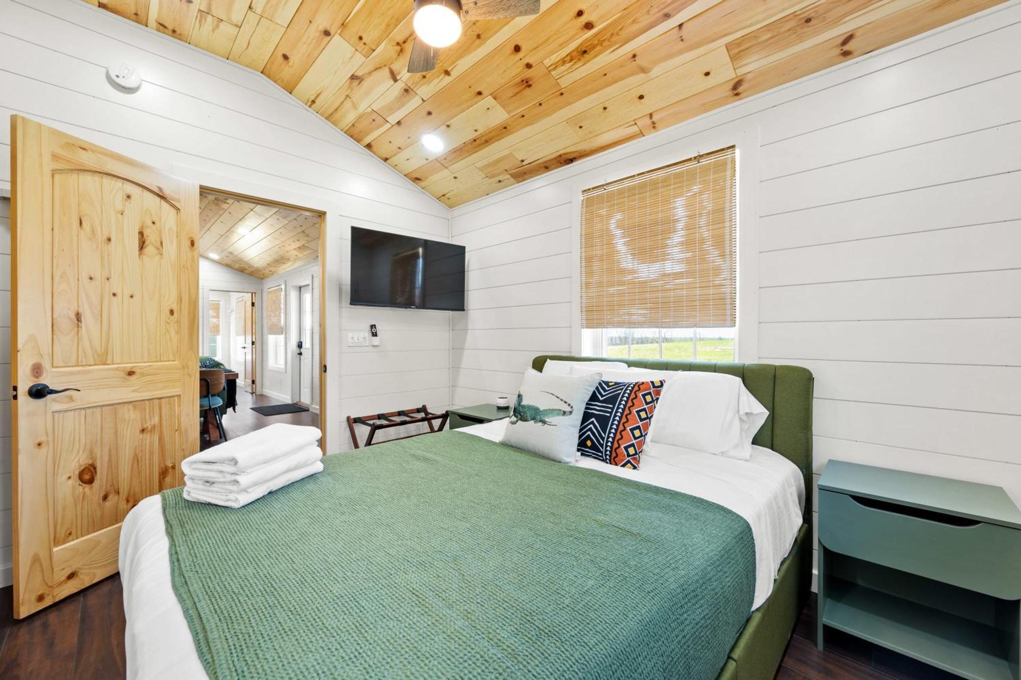 The Lodges At Eden Reserve - Pet Friendly Cabins Near Ark Williamstown Zewnętrze zdjęcie