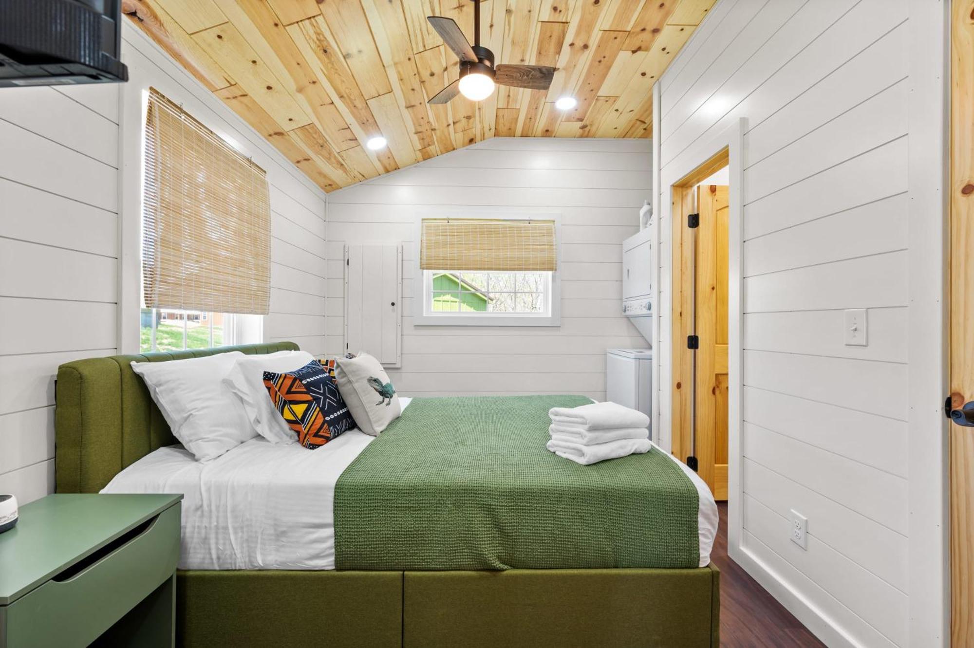 The Lodges At Eden Reserve - Pet Friendly Cabins Near Ark Williamstown Zewnętrze zdjęcie