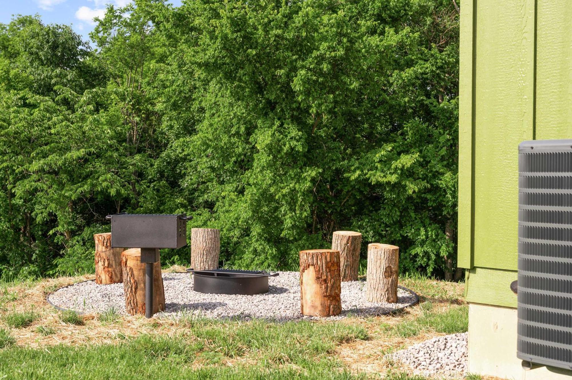 The Lodges At Eden Reserve - Pet Friendly Cabins Near Ark Williamstown Zewnętrze zdjęcie